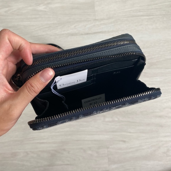 Dior Pouch - Picture 3 of 8